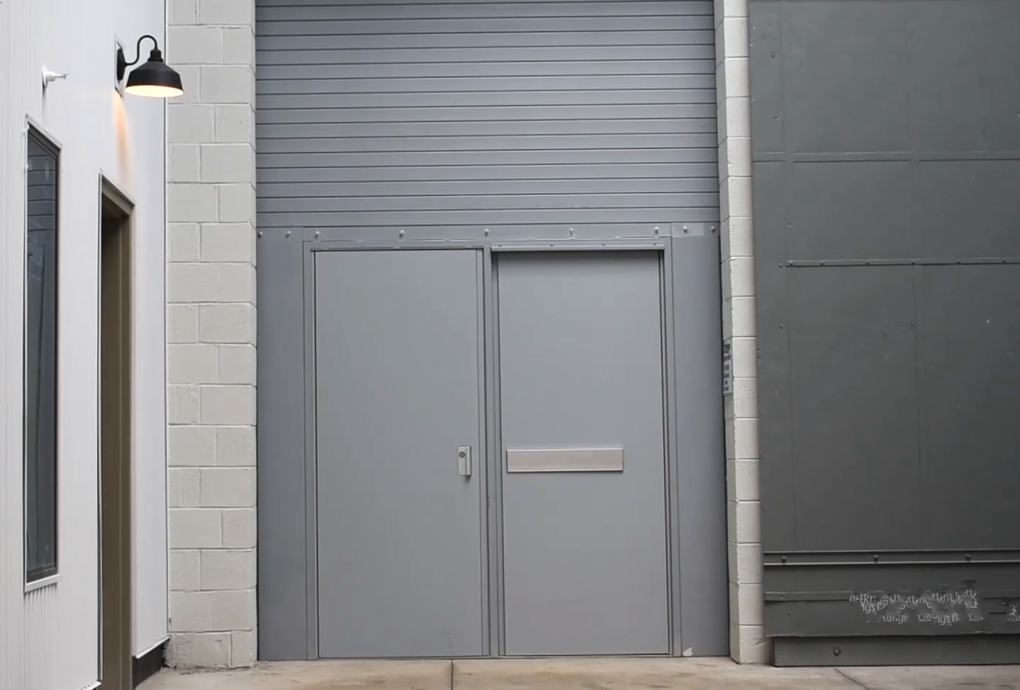 Safescape® T5000 Series | Vertical Acting with Integrated Egress